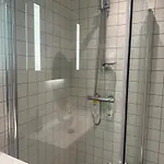 Stylish 2br With Patio And Smart Tv - 10 Min To Bryggen برغن