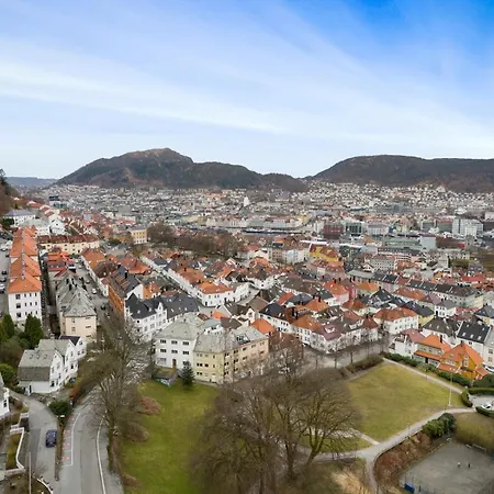 Stylish 2br With Patio And Smart Tv - 10 Min To Bryggen برغن
