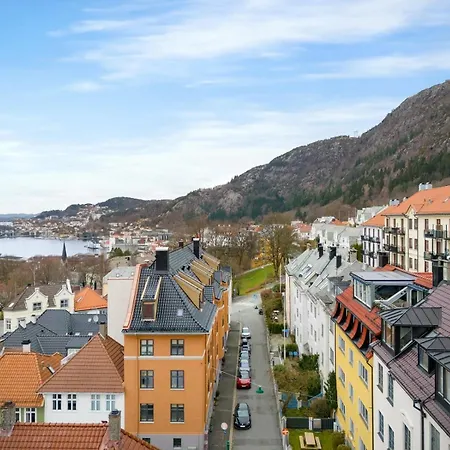 Stylish 2br With Patio And Smart Tv - 10 Min To Bryggen Appartement