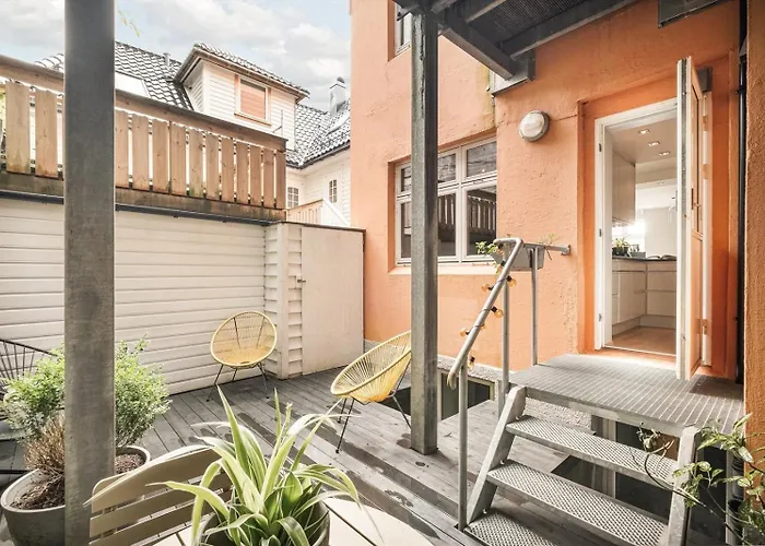Stylish 2br With Patio And Smart Tv - 10 Min To Bryggen Daire