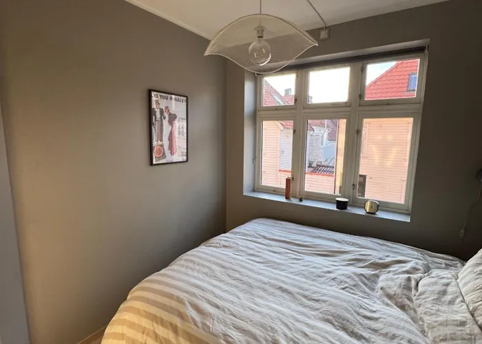 Stylish 2br With Patio And Smart Tv - 10 Min To Bryggen شقة *